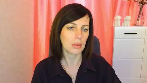 Snapshot of vikasoul chatting on 11/15/25, 10:23 Vika online show from 11/15/25, 10:23