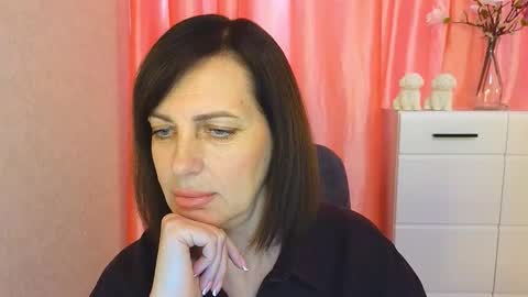 Snapshot of vikasoul chatting on 11/23/25, 11:21 Vika online show from 11/23/25, 11:21