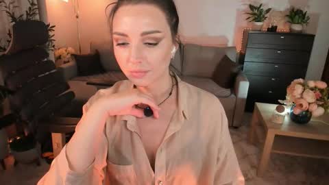 Viki Bellson online show from 10/03/25, 06:38