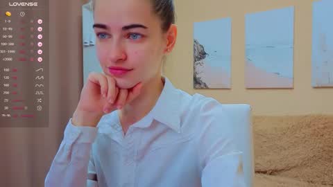 vikiberry online show from 10/12/25, 04:22