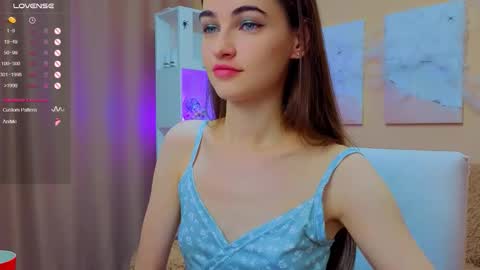 Snapshot of vikiberry chatting on 11/08/25, 05:51 vikiberry online show from 11/08/25, 05:51