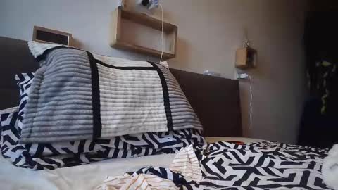 Snapshot of viking8819 chatting on 10/21/25, 10:49 viking8819 online show from 10/21/25, 10:49