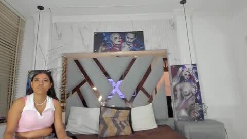 vikiTomson online show from 12/22/24, 01:11