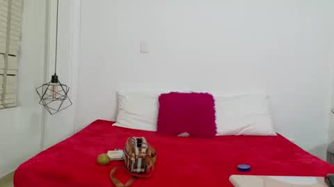 vikiTomson online show from 02/22/25, 12:51