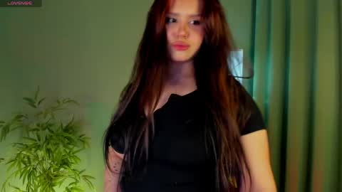 Snapshot of vikki_bunny chatting on 04/23/26, 12:29 Vikki online show from 04/23/26, 12:29