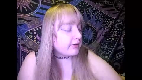 vikkivenus online show from 12/23/25, 03:37
