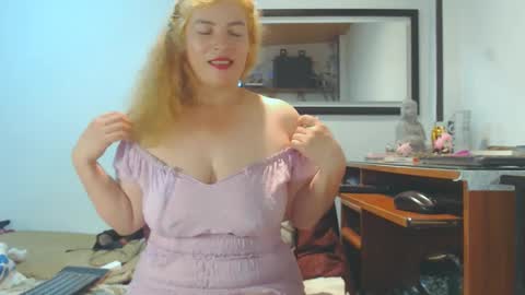 VIKKKTORIAAA online show from 12/13/24, 04:54