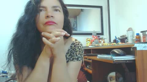 VIKKKTORIAAA online show from 10/04/25, 08:34