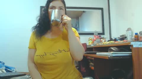 VIKKKTORIAAA online show from 10/13/25, 05:51