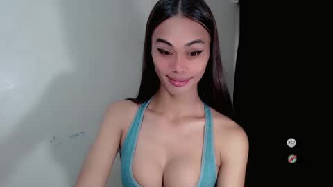 vikkylustfull online show from 12/18/24, 11:19