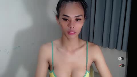 vikkylustfull online show from 02/19/25, 11:46