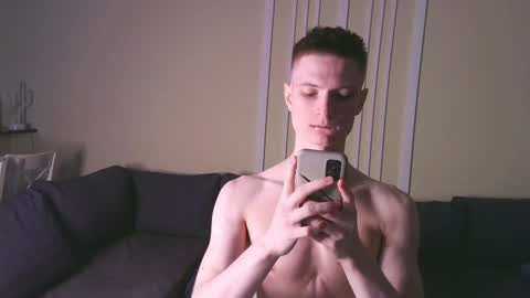 Max online show from 02/12/25, 03:49