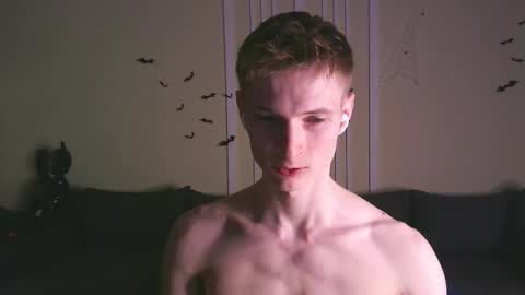 Snapshot of viksons chatting on 10/26/25, 06:25 Max online show from 10/26/25, 06:25