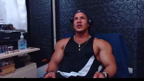 Viktor Herrera online show from 12/12/24, 05:59