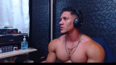 Viktor Herrera online show from 12/18/24, 08:25