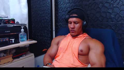 Viktor Herrera online show from 12/19/24, 06:34