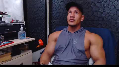 Viktor Herrera online show from 12/30/24, 02:08