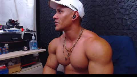 Viktor Herrera online show from 12/31/24, 08:56