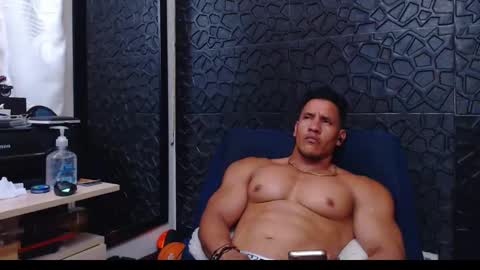 Viktor Herrera online show from 01/13/25, 06:16