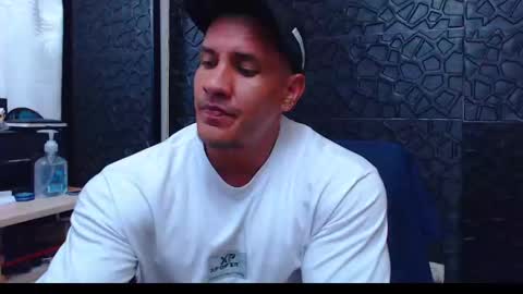 Viktor Herrera online show from 01/22/25, 02:59