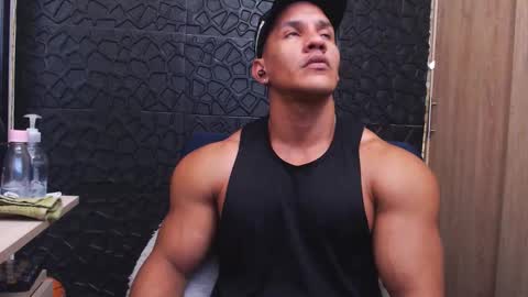 Viktor Herrera online show from 11/06/25, 05:47