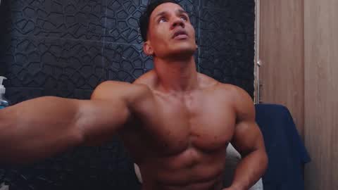 Viktor Herrera online show from 11/29/25, 04:21