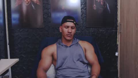 Viktor Herrera online show from 05/19/26, 03:07