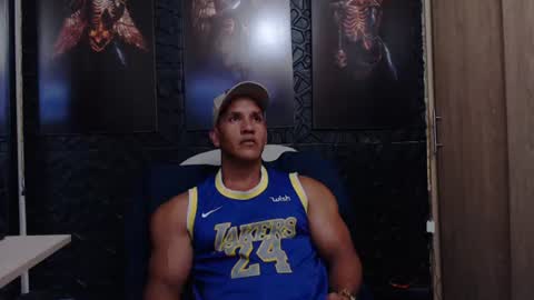 Viktor Herrera online show from 06/17/26, 03:09