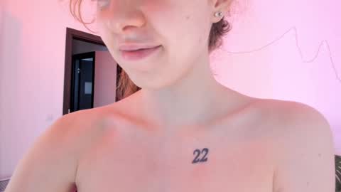 Vikky online show from 12/17/24, 11:28
