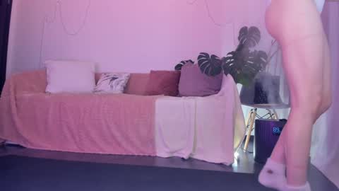 Vikky online show from 12/20/24, 10:05