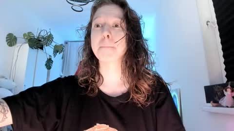 Snapshot of viktoria_sullivans chatting on 11/26/25, 04:46 Vikky online show from 11/26/25, 04:46