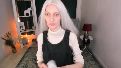 Snapshot of viktoriaclarrk chatting on 12/03/25, 12:14 Viktoria online show from 12/03/25, 12:14