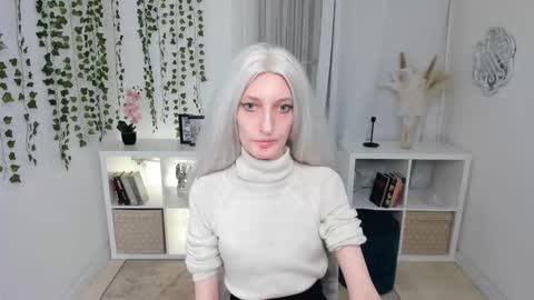 Snapshot of viktoriaclarrk chatting on 12/04/25, 07:17 Viktoria online show from 12/04/25, 07:17