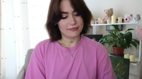 Snapshot of viktoriamoore chatting on 05/05/26, 01:52 viktoriamoore online show from 05/05/26, 01:52