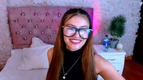 Snapshot of viky_evanss chatting on 02/05/26, 06:12 viky_evanss online show from 02/05/26, 06:12