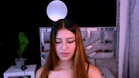 Snapshot of viky_evanss chatting on 03/05/26, 05:31 viky_evanss online show from 03/05/26, 05:31