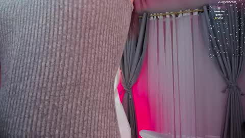 Snapshot of vikypetiteee chatting on 11/05/25, 04:12 Victoria online show from 11/05/25, 04:12