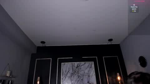 Snapshot of vikypetiteee chatting on 11/17/25, 01:11 Victoria online show from 11/17/25, 01:11