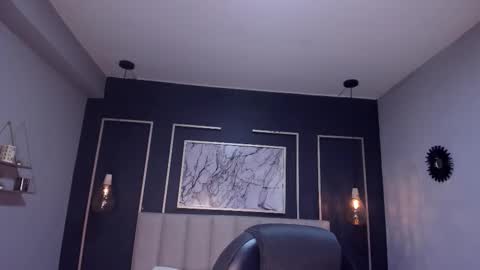 Snapshot of vikypetiteee chatting on 12/02/25, 09:43 Victoria online show from 12/02/25, 09:43