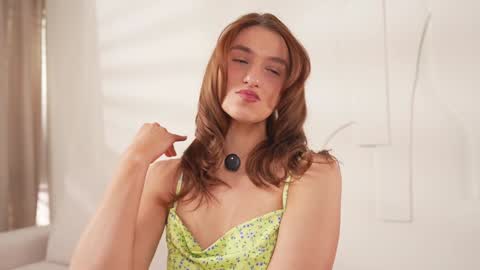 Snapshot of villanelle_l chatting on 02/05/26, 08:30 Lana online show from 02/05/26, 08:30