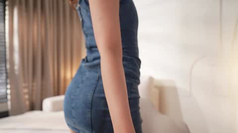 Snapshot of villanelle_l chatting on 02/27/26, 12:27 Lana online show from 02/27/26, 12:27