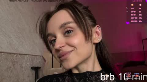 Snapshot of villuuvargas chatting on 04/15/26, 02:07 Eva online show from 04/15/26, 02:07
