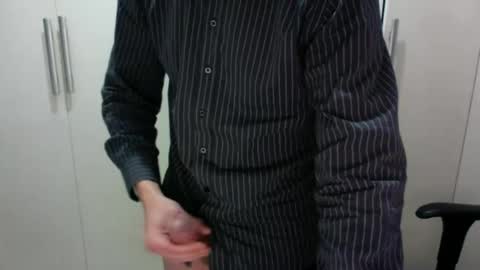 Snapshot of vinas43 chatting on 06/18/26, 09:52 vinas43 online show from 06/18/26, 09:52