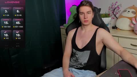 Snapshot of vincent__strong chatting on 09/17/25, 08:16 Vincent Strong online show from 09/17/25, 08:16