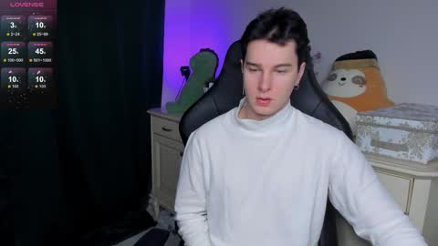 Vincent Strong online show from 12/14/25, 01:44