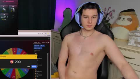 Vincent Strong online show from 12/20/25, 04:08