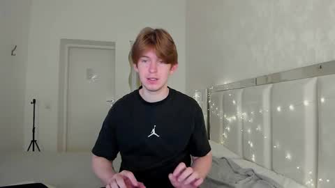 Snapshot of vincentpotts chatting on 10/08/25, 05:38 Vincent online show from 10/08/25, 05:38