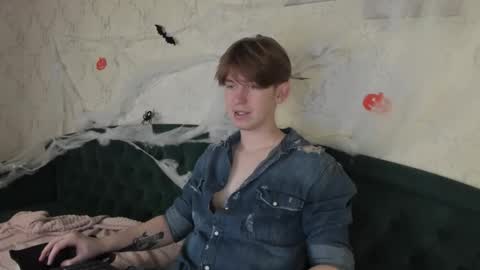 Snapshot of vincentpotts chatting on 10/18/25, 05:32 Vincent online show from 10/18/25, 05:32