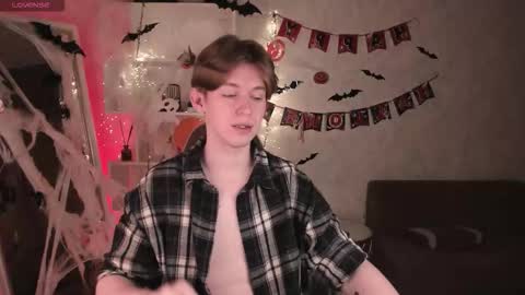 Snapshot of vincentpotts chatting on 11/02/25, 07:00 Vincent online show from 11/02/25, 07:00