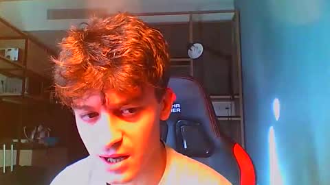 Snapshot of vincentprice69 chatting on 10/18/25, 08:59 vincentprice69 online show from 10/18/25, 08:59